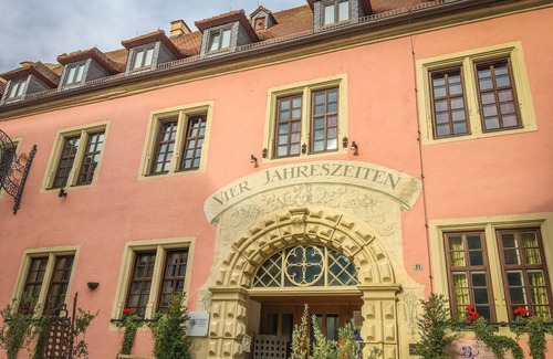 Volkach Apartment | Spacious suite (50 sqm) for up to three people with free WiFi