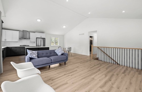 Beckwith Apartment | Spacious Suite close to Ottawa