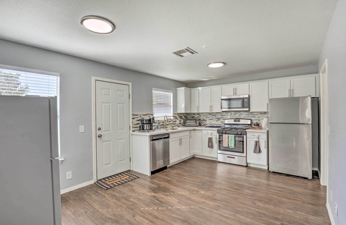 Austin House | Spacious + Sunny Austin Home ~ 12 Mi to Dtwn!