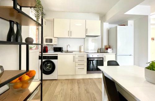 Na Rovella Apartment | SPACIOUS, SUNNY FLAT BY CITY OF ARTS & SCIENCES