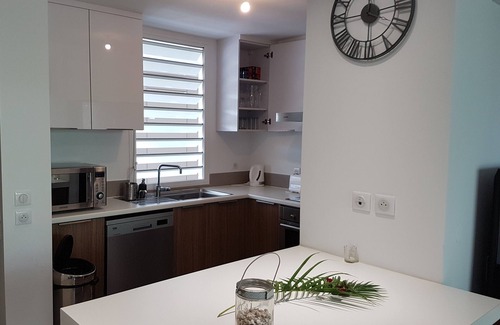 L'Ermitage-les-Bains Apartment | SPACIOUS T3 NINE OF 100M2 TO 80 M OF THE LAGOON IN THE ERMITAGE LES BAINS