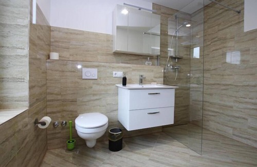 Garden House | Spacious terraced house in Lohmen with private garden
