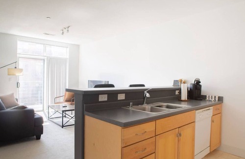 Historic Third Ward Apartment | Spacious Third Ward Apt Near Summerfest with Balcony