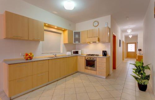 Sliema Apartment | Spacious, Top Location Sliema Apartment