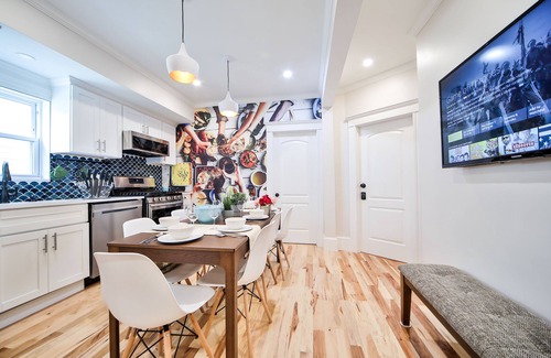 Upham's Corner House | Spacious Triplex with Large backyard FreePrkg