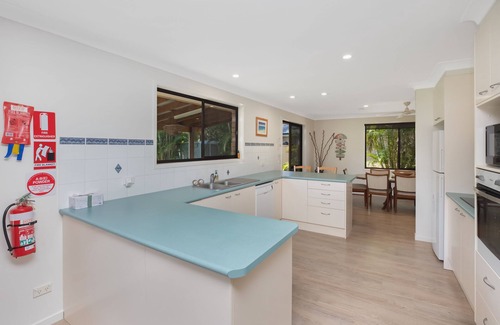 Tuncurry House | Spacious. Tropical. Waterfront.