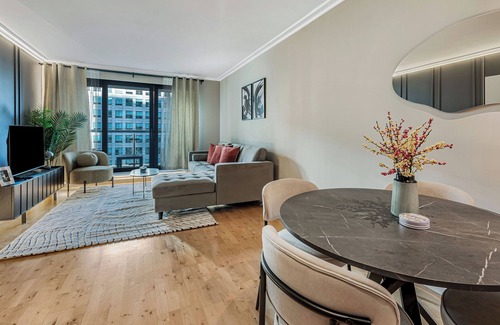 Canary Wharf Apartment | Spacious Two bed Apartment in Canary Wharf, Discovery Dock East by MySquare