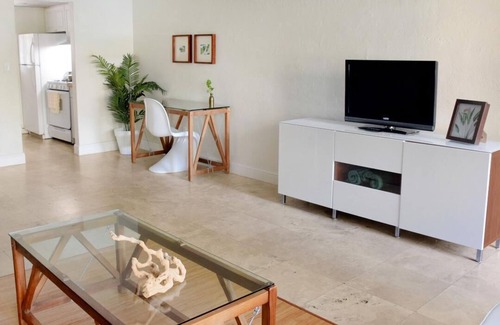 Key Biscayne Apartment | Spacious Two Bedroom with Pool close to the Beach -
