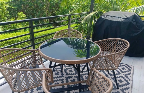 George Town House | Spacious Two-Bedroom Townhouse in Gated Community - 5 min drive to the beach!n
