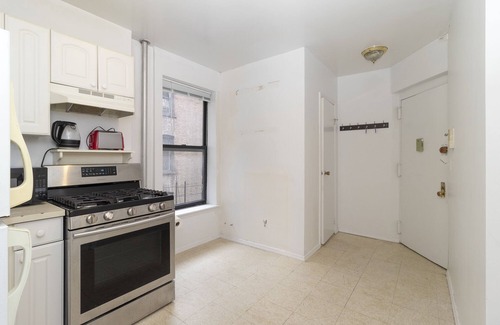 Upper East Side Apartment | Spacious Two BR Apartments in Yorkville Upper East NYC