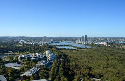Sydney Olympic Park Apartment | Spacious Two Level 4BR at Sydney Olympic Park with Best View