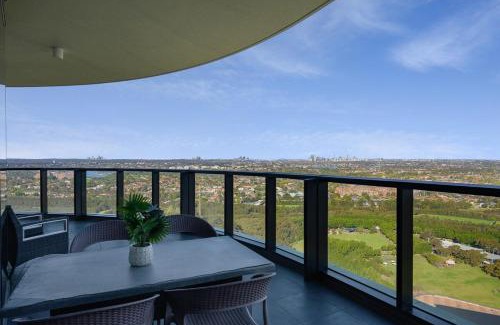 Sydney Olympic Park Apartment | Spacious Two Level 4BR at Sydney Olympic Park with Best View