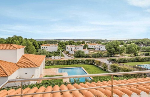 Coves Noves Villa | Spacious villa with great views over the town