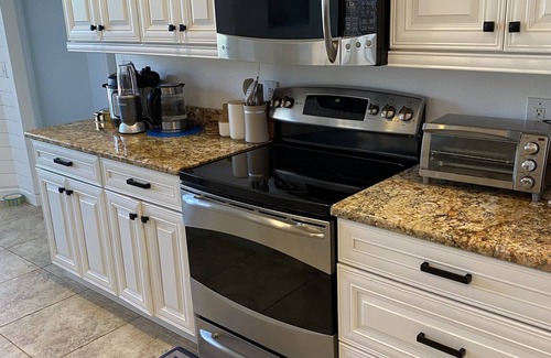 Vero Beach House | Spacious Vero Beach waterfront pool home. Pet friendly