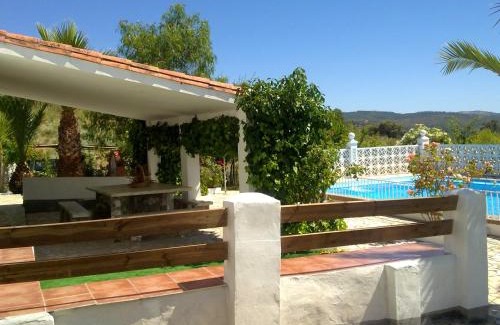 Aroche Villa | Spacious villa in Aroche, 160 m², private pool, 10 guests