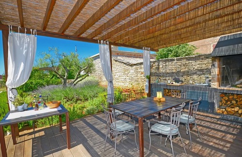 Kringa Villa | Spacious Villa in Kringa Croatia with Private Pool