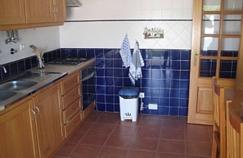Foz do Arelho Villa | Spacious Villa In Quiet Location With Pool, Superb Views and close to village.