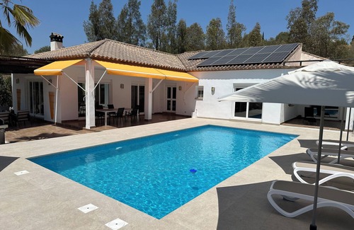 Vinuela Villa | Spacious Villa in stunning setting with panoramic lake and mountain views.
