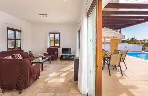 Pegeia Villa | Spacious villa with private pool, close to resort