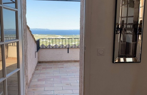 Hyeres Villa | Spacious villa with seen (200 °) magnificent sea, very large pool