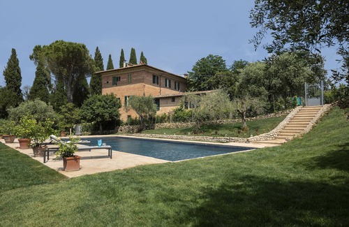 Siena Villa | Spacious villa with stunning pool, luscious gardens