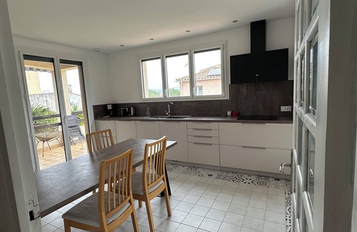 Sete House | Spacious villa with terrace, swimming pool & easy access to beaches and center of Sète