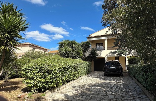 Sete House | Spacious villa with terrace, swimming pool & easy access to beaches and center of Sète