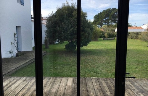 Noirmoutier-en-l'Ile House | Spacious, warm house with large garden, Luzéronde & marais area