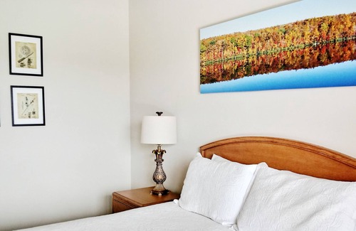 Smith Mountain Lake Resort | Spacious waterfront Mariners Landing resort w/ amenities