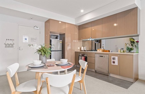 Wentworth Point Apartment | Spacious1 BR@waterfront Olympic Park free carpark