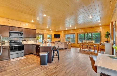 Sevierville Cabin | SpaciousWrapAroundDecks/Sleeps20