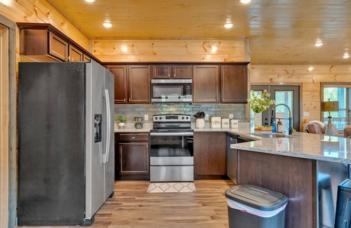 Sevierville Cabin | SpaciousWrapAroundDecks/Sleeps20