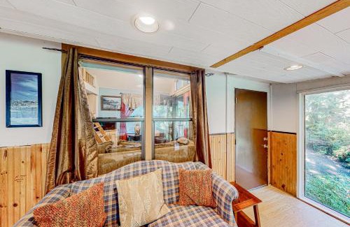Brookings Apartment | Spade Tooth Tide