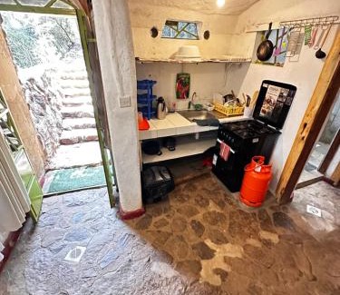 Kiserian Apartment | Spanish cave house