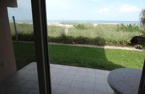 Cocoa Beach House | Spanish Main Unit 4- Direct Oceanfront Condo!