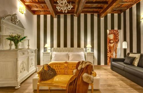Rione III Colonna Apartment | Spanish Steps amazing Apartment