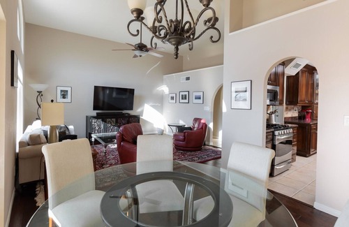 El Paso Villa | Spanish Villa w/ GORGEOUS backyard - 2 minutes from Franklin HS