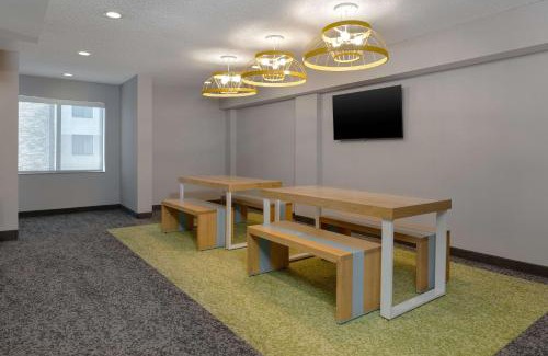 Bentonville Hotel | Spark by Hilton Bentonville