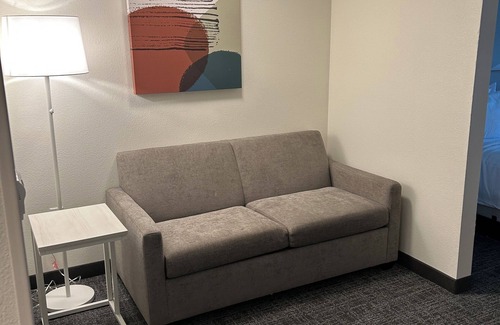Dothan Hotel | Spark by Hilton Dothan