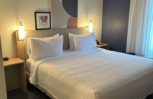 Dothan Hotel | Spark by Hilton Dothan