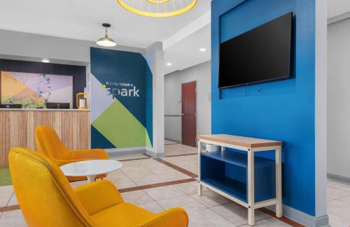 Minot Hotel | Spark by Hilton Minot