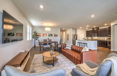 Henderson House | Sparkling 1-Story Pool & Spa in Inspirada!