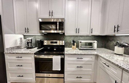 Tallahassee House | Sparkling brand new home 4.9 miles from Doak Campbell Stadium