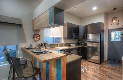Southwest Village House | SPARKLING CLEAN-CANAL Walking/Running/Biking to Baseball, Downtown Events & Mo