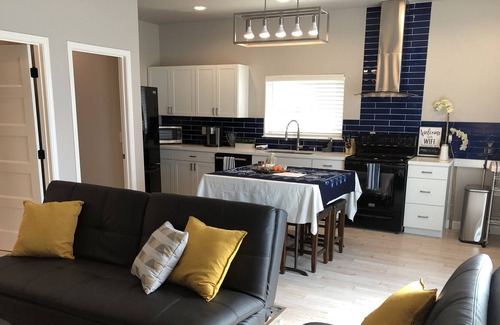 North Hilltop Cottage | Sparkling Clean New Home Near Bethel, Sleeps 8