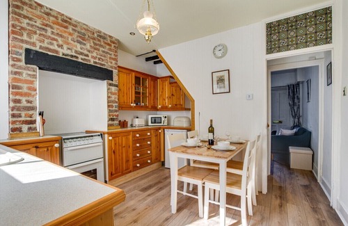 Swanage House | Sparrow Cottage - Two Bedroom House, Sleeps 4