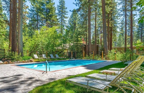 Incline Village Condo | Sparrow's Nest-Walk to Hyatt Comm Hot Tub CDC0622
