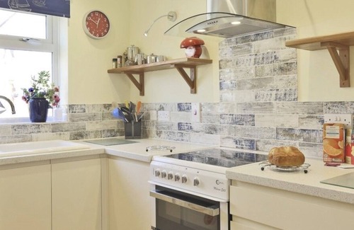 Wangford Cottage | Sparrows - a cottage that sleeps 5 guests in 3 bedrooms