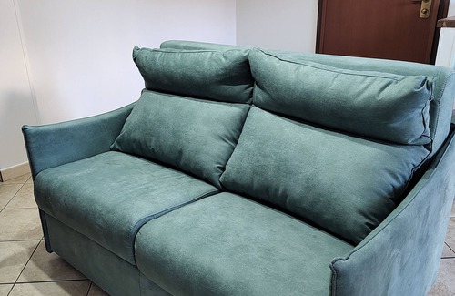 Roreto Apartment | Spazioso Bilocale con Ampio Terrazzo, in Zona Tranquilla Vicino al Centro