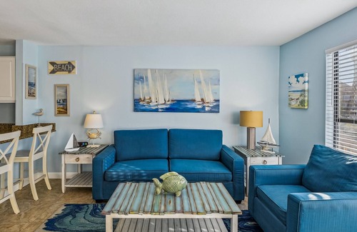 Holiday Isle Condo | SPC 8112 - Studio - sleeps 4 by RedAwning